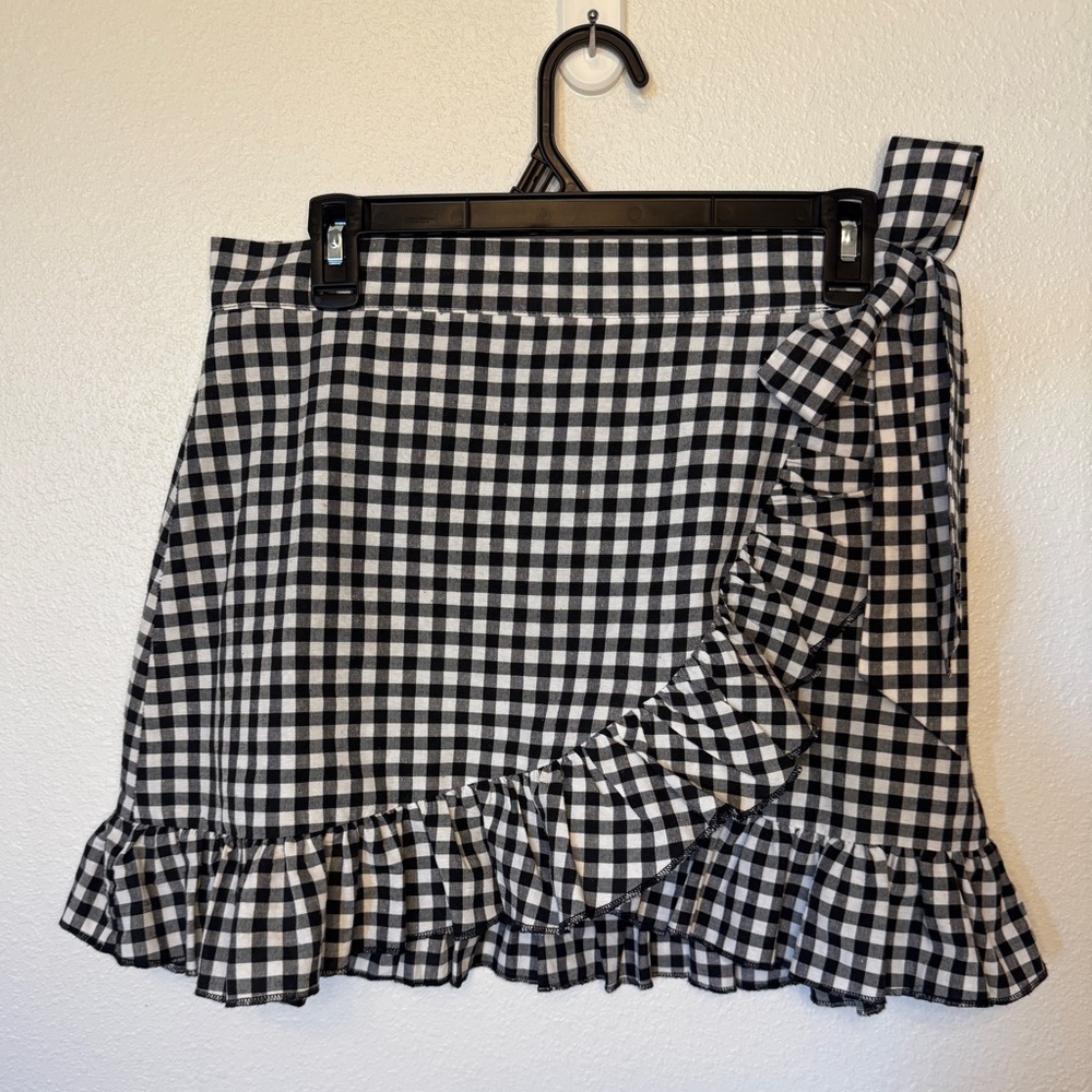 Stylish Gingham Checkered Wrap Mini Skirt with Ruffles - Picture 5 of 11